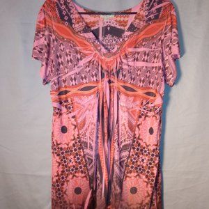 Multi color, ladies' size 1X, short sleeve, cute top.